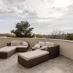 Daire Guesthost - Comfortable Terrace - *