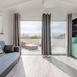 Guesthost - Comfortable Terrace - Apartamento