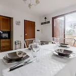 Guesthost - Comfortable Terrace - Apartamento *