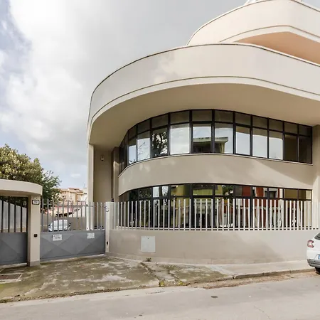 Guesthost - Comfortable Terrace - Apartamento Sestu